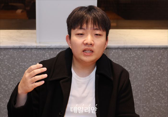 김민규 개혁신당 전 대변인이 지난 6일 오전 서울 여의도의 한 카페에서 데일리안과 인터뷰를 하고 있다. ⓒ데일리안 홍금표 기자