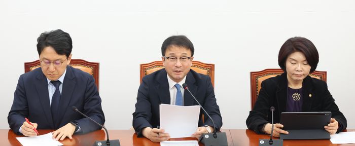 한병도 더불어민주당 원내대표가 19일 오전 국회에서 열린 정책조정회의에서 발언을 하고 있다. ⓒ뉴시스