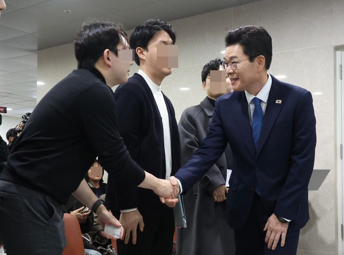 정원오 더불어민주당 서울시장 예비후보가 지난 11일 오후 국회 소통관에서 열린 