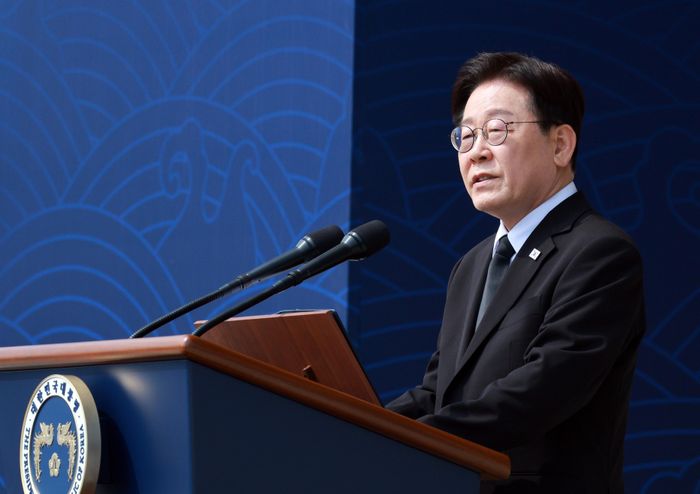 이재명 대통령이 27일 국립대전현충원에서 열린 제11회 서해수호의 날 기념식에서 기념사를 하고 있다. ⓒ뉴시스