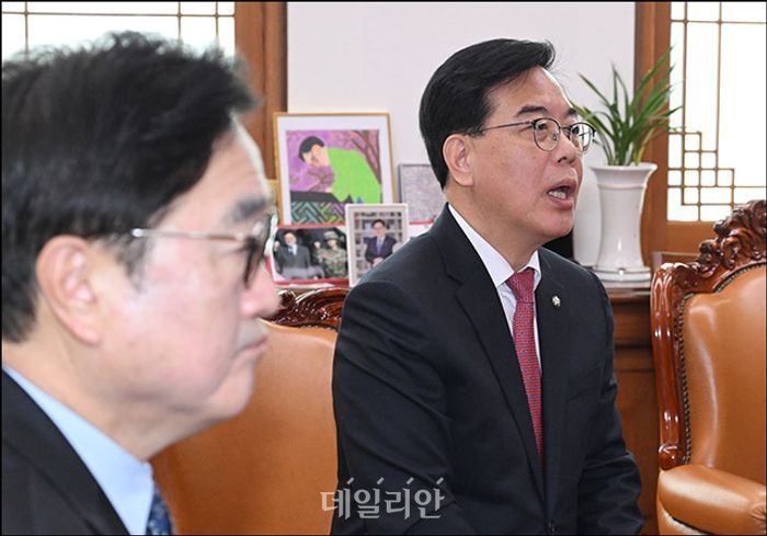 송언석 국민의힘 원내대표가 12일 서울 여의도 국회에서 열린 여야 원내대표 회동에서 인사말을 하고 있다. ⓒ데일리안 홍금표 기자