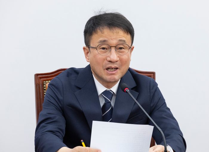 한병도 더불어민주당 원내대표가 31일 국회에서 열린 원내대책회의에서 추경 신속한 처리에 관해 발언하고 있다. ⓒ연합뉴스