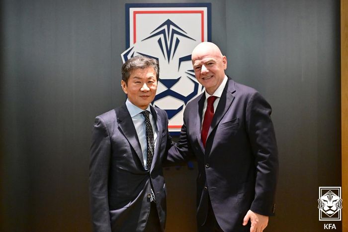정몽규 대한축구협회장과 인판티노 FIFA 회장. ⓒ KFA