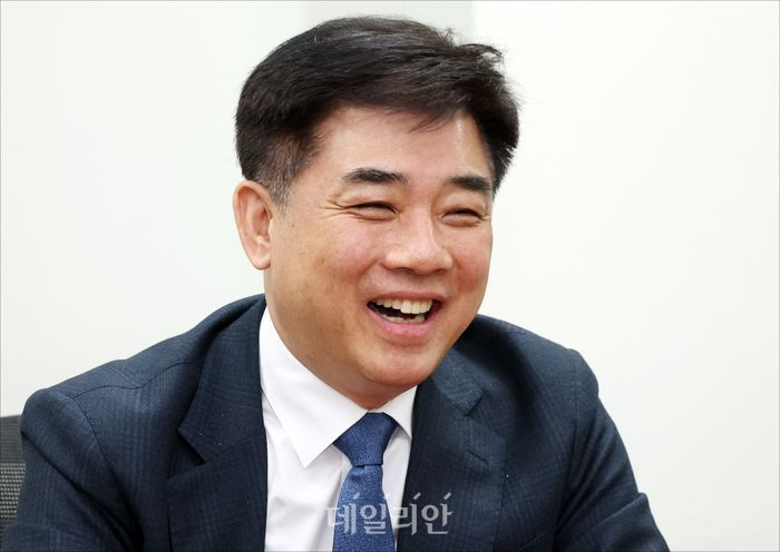 김병욱 성남시장 예비후보가 서울 여의도 국회 의원회관에서 데일리안과 인터뷰를 하고 있다. ⓒ데일리안 홍금표 기자