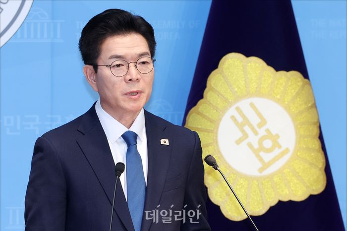 정원오 더불어민주당 서울시장 예비후보가 11일 국회 소통관에서 열린 