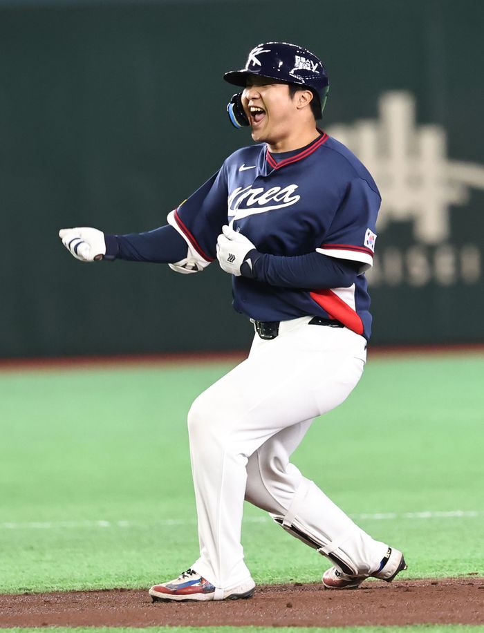 2타점 적시타를 친 문보경. ⓒ 연합뉴스