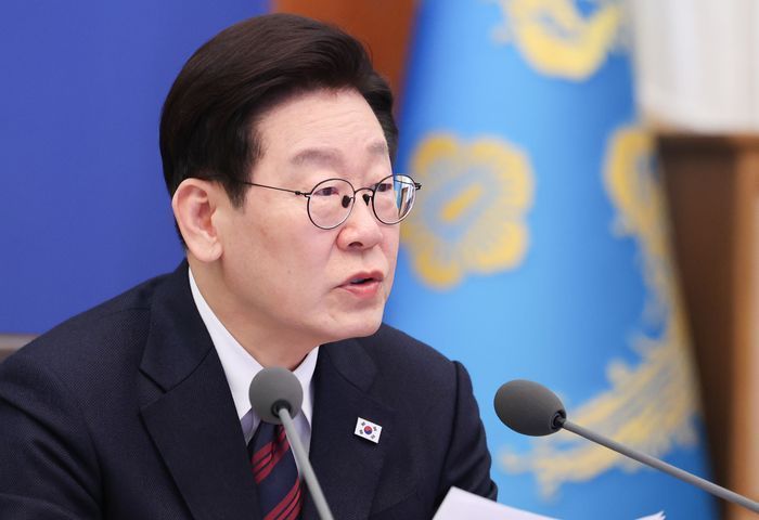 이재명 대통령이 19일 청와대에서 열린 수석보좌관회의에서 발언하고 있다. ⓒ뉴시스