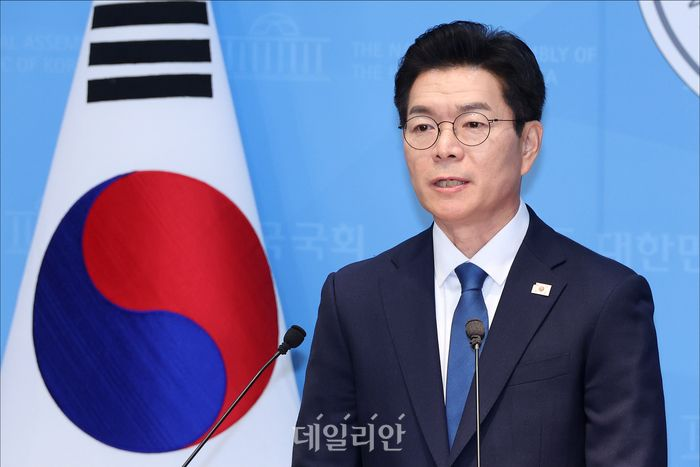 정원오 더불어민주당 서울시장 예비후보가 지난 11일 국회 소통관에서 열린 