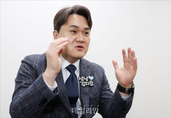 김지호 더불어민주당 대변인이 지난달 10일 오후 국회 소통관 회의실에서 데일리안과 인터뷰를 하고 있다. ⓒ데일리안 홍금표 기자