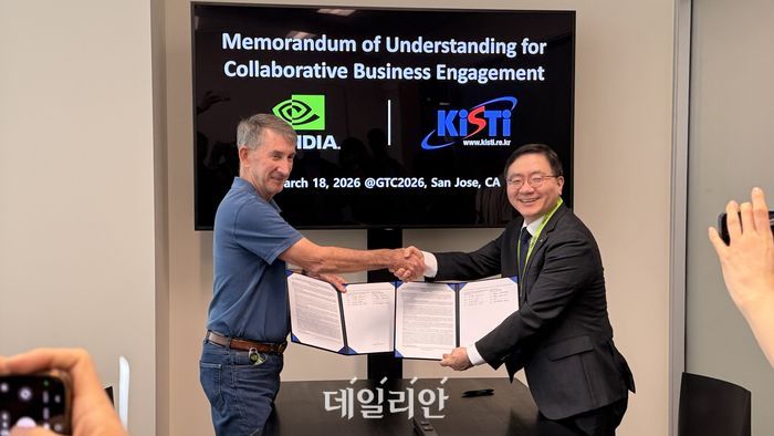 한국과학기술정보연구원(KISTI)은 미국 산호세에서 열린 엔비디아 글로벌 인공지능(AI) 콘퍼런스 GTC 2026에서 NVIDIA와 업무협약을 체결한 후 기념촬영을 하고 있다.ⓒ한국과학기술정보연구원