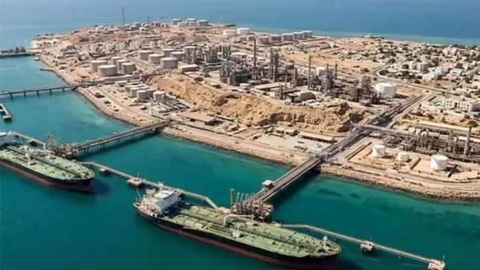 호르무즈 해협에 자리하고 있는 이란 원유 수출기지 하르그섬. ⓒ 뉴시스