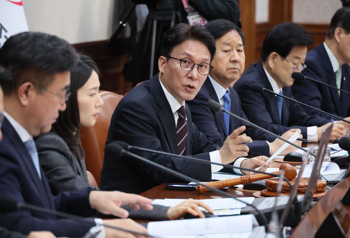 김민석 국무총리가 3일 서울 종로구 정부서울청사에서 열린 국무회의를 주재하고 있다. ⓒ연합뉴스