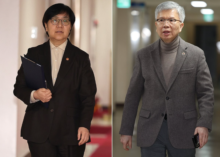 정은경 보건복지부 장관(왼쪽)과 김택우 의협 회장 ⓒ연합뉴스
