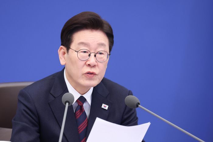 이재명 대통령이 19일 청와대에서 열린 수석보좌관회의에서 발언하고 있다. ⓒ뉴시스