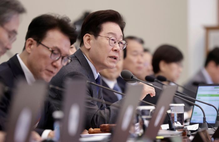 이재명 대통령이 24일 청와대에서 열린 국무회의에서 발언하고 있다.ⓒ뉴시스