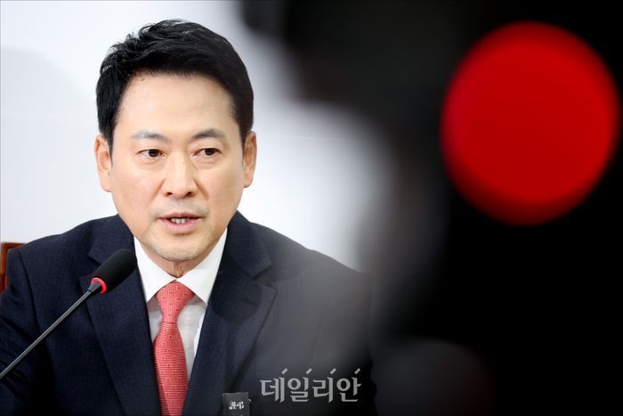장동혁 국민의힘 대표가 지난 5일 오후 국회에서 열린 국민의힘 최고위원회의에서 모두발언을 하고 있다. ⓒ데일리안 홍금표 기자