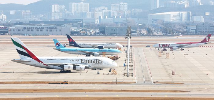 4일 인천국제공항에 에미레이트 항공 A-380 여객기가 계류하고 있다. ⓒ연합뉴스