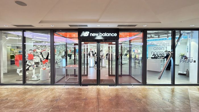 파주 프리미엄 아울렛에 확장 오픈한 뉴발란스 매장 외관.ⓒ신세계사이먼