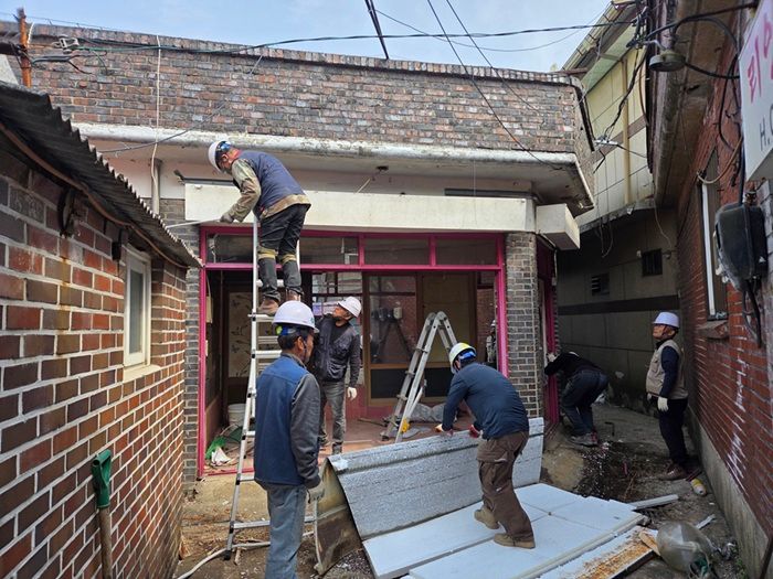 파주시 연풍리 성매매집결지  행정대집행 장면ⓒ