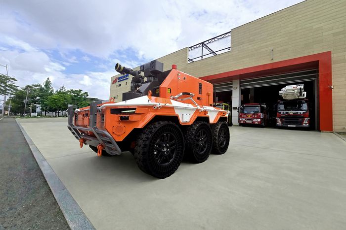 무인소방로봇이 출동에 앞서 대기하는 모습ⓒ현대차그룹