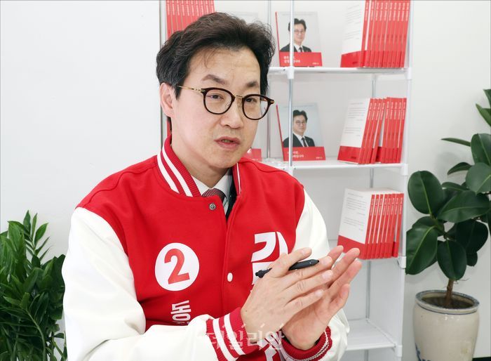 김정태 국민의힘 동작구청장 예비후보가 24일 오후 서울 동작구 선거사무소에서 데일리안과 인터뷰를 하고 있다. ⓒ데일리안 홍금표 기자