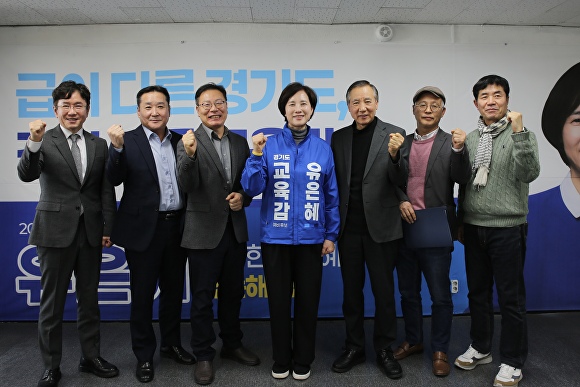

<figure>” /><figcaption>
<figure></figcaption></figure>
</div>
		</article>
		<!-- 기사뷰 뉴스 하단 AD -->
		<article class=