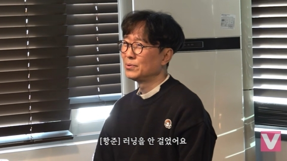 

<figure>” /><figcaption>
<figure></figcaption></figure>
<p>これに対しキム・ウィソンは「『王と暮らす男』で稼いだ分で独立映画に行くということか。ランニングギャランティなら千万人でいくらになるんだ」と問い、チャンは「皆そう思っているが、俺はランニングをかけていない。ランニングをかけようと言ったが、俺が（監督料を）5, 600 もっともらおうと言った」とため息をついた。</p>
<figure><img decoding=