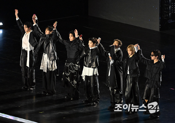 

<figure>” /><figcaption>
<figure></figcaption></figure>
<p>BTSの正規5集『アリラン（ARIRANG）』の発売と光化門広場での公演をきっかけに、韓国文化やソウルのランドマークへの関心が爆発的に高まった。ネットフリックスのソーシャルリスニング分析によると、17日からの1週間でオンライン上における景福宮、崇礼門、国楽、聖徳大王神鐘、世宗大王などの英語での言及が大幅に増加した。</p>
<p>特に、直近30日間の言及量のうち80〜90％がBTSのカムバック前後に集中しており、キーワードの中では世宗大王への言及が21日を基準に前日比で630％急増した。また聖徳大王神鐘や白凡金九など、グローバルな大衆には馴染みの薄いキーワードも短期間で集中して関心を集めたことが確認された。</p>
</div>
		</article>
		<!-- 기사뷰 뉴스 하단 AD -->
		<article class=