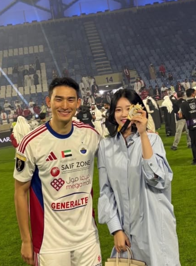 아랍에미리트 두바이에 거주 중인 축구선수 조유민, 소연 부부