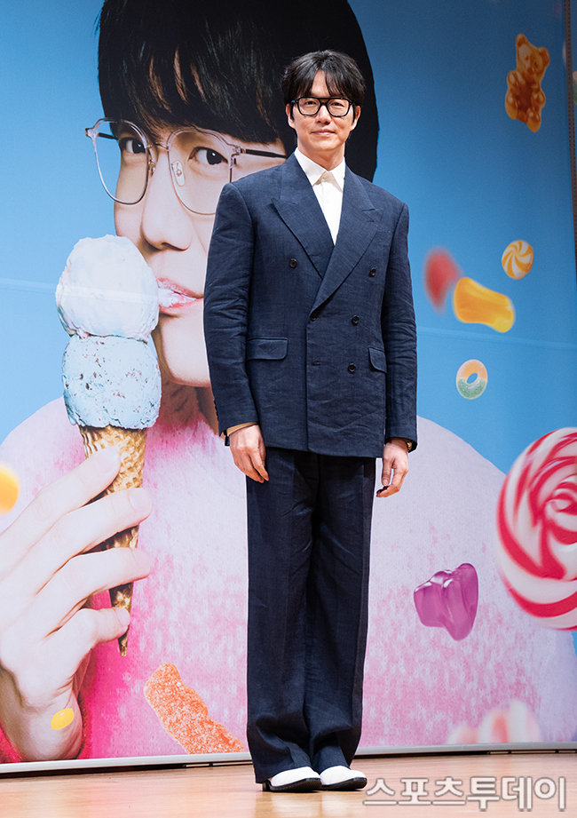 2026년 최고의 예능 ‘더 시즌즈’ 성시경이 전하는 고막남친의 매력은?