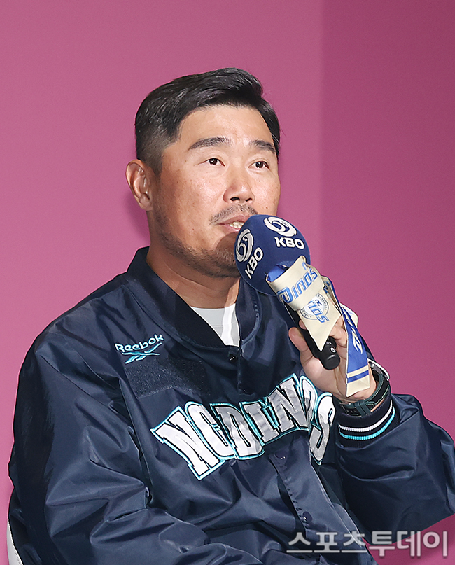 NCのイ・ホジュン監督が出席する様子