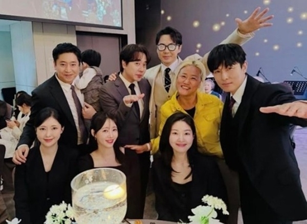 Shinhwa’s Lee Min Woo Ties the Knot: Why Shin Hyesung’s Absence Raises Eyebrows