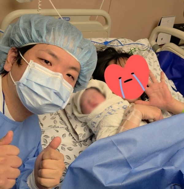KwakTube Becomes a Dad: Celebrating His First Family Photo!