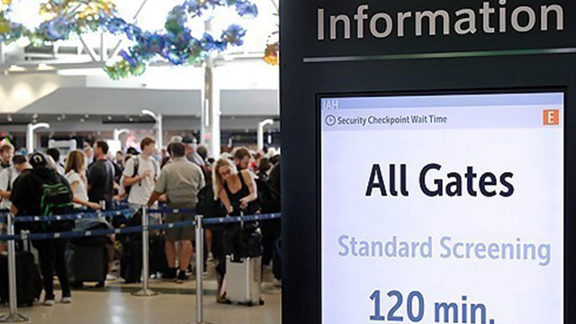 미국 공항 대란에 트럼프 대통령이 ICE 투입을 압박하고 있다. 사진=AP 연합뉴스