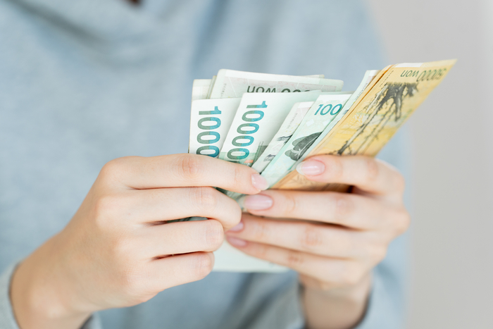 최근 중국 젊은층 사이에서 재력을 드러내기보다 각자의 고충을 나누고, 누가 더 알뜰하게 소비했는지를 겨루는 역비교(reverse comparison)가 퍼지고 있다. 사진=게티이미지