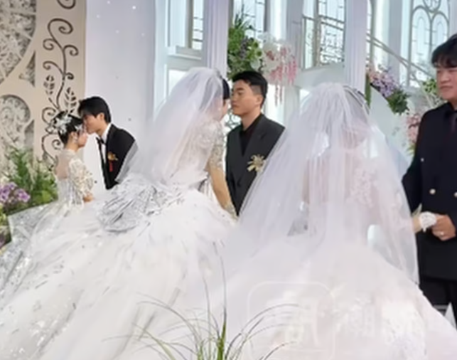 중국 중부 지역에서 세쌍둥이 형제가 같은 날 나란히 결혼식을 치러 눈길을 끌고 있다. 사진=SCMP