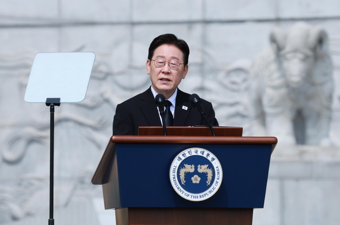 이재명 대통령이 27일 국립대전현충원에서 서해수호의 날 기념사를 하고 있다. 연합뉴스