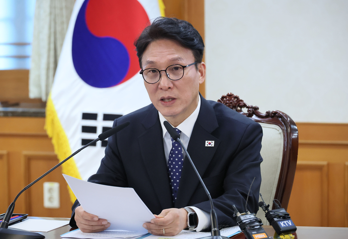 김민석 국무총리가 3일 서울 종로구 정부서울청사에서 열린 중동 상황점검 관련 긴급 관계부처회의에서 발언하고 있다. 연합뉴스