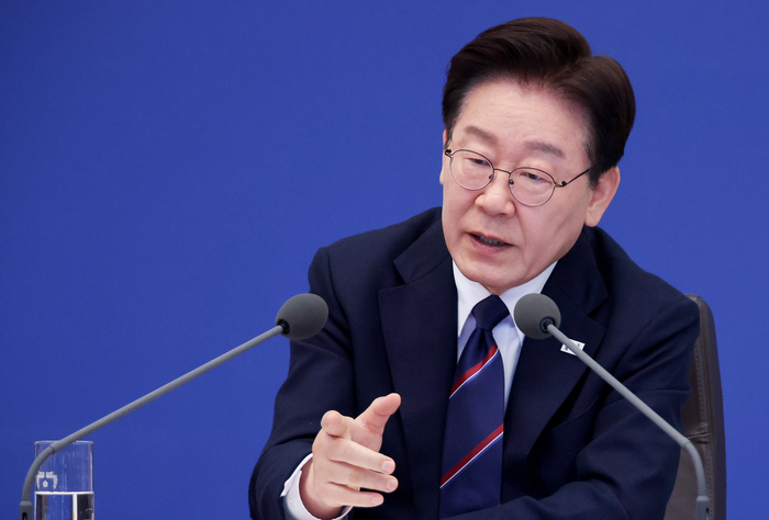 이재명 대통령이 31일 청와대에서 열린 국무회의에서 발언하고 있다. 연합뉴스