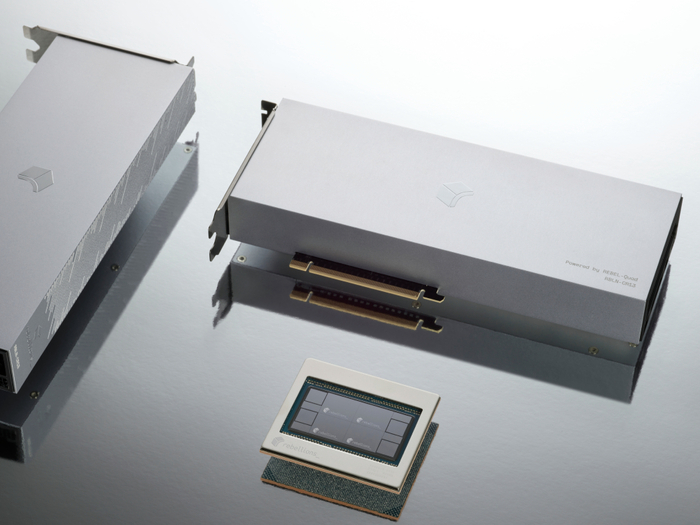 리벨리온 리벨쿼드 칩과 카드 (출처:리벨리온)