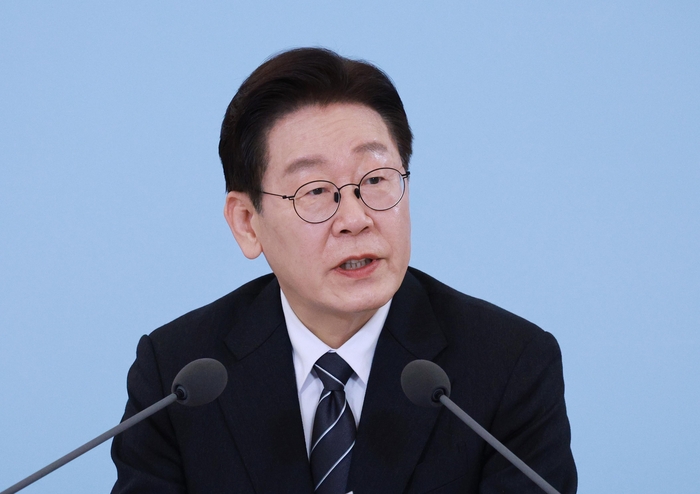 이재명 대통령이 10일 청와대에서 열린 '상생을 실천하는 기업인과의 대화'에서 발언하고 있다. 연합뉴스