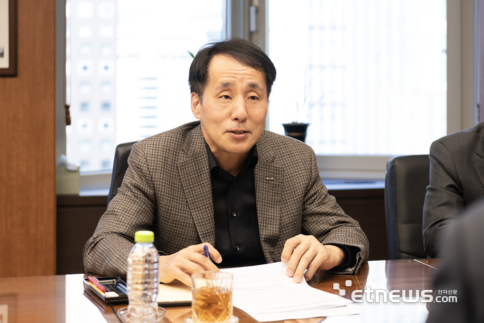 장영진 K-SURE 사장이 서울 종로구 본사에서 열린 '이란 사태 비상대책 TF' 회의에서 발언하고 있다. K-SURE 제공