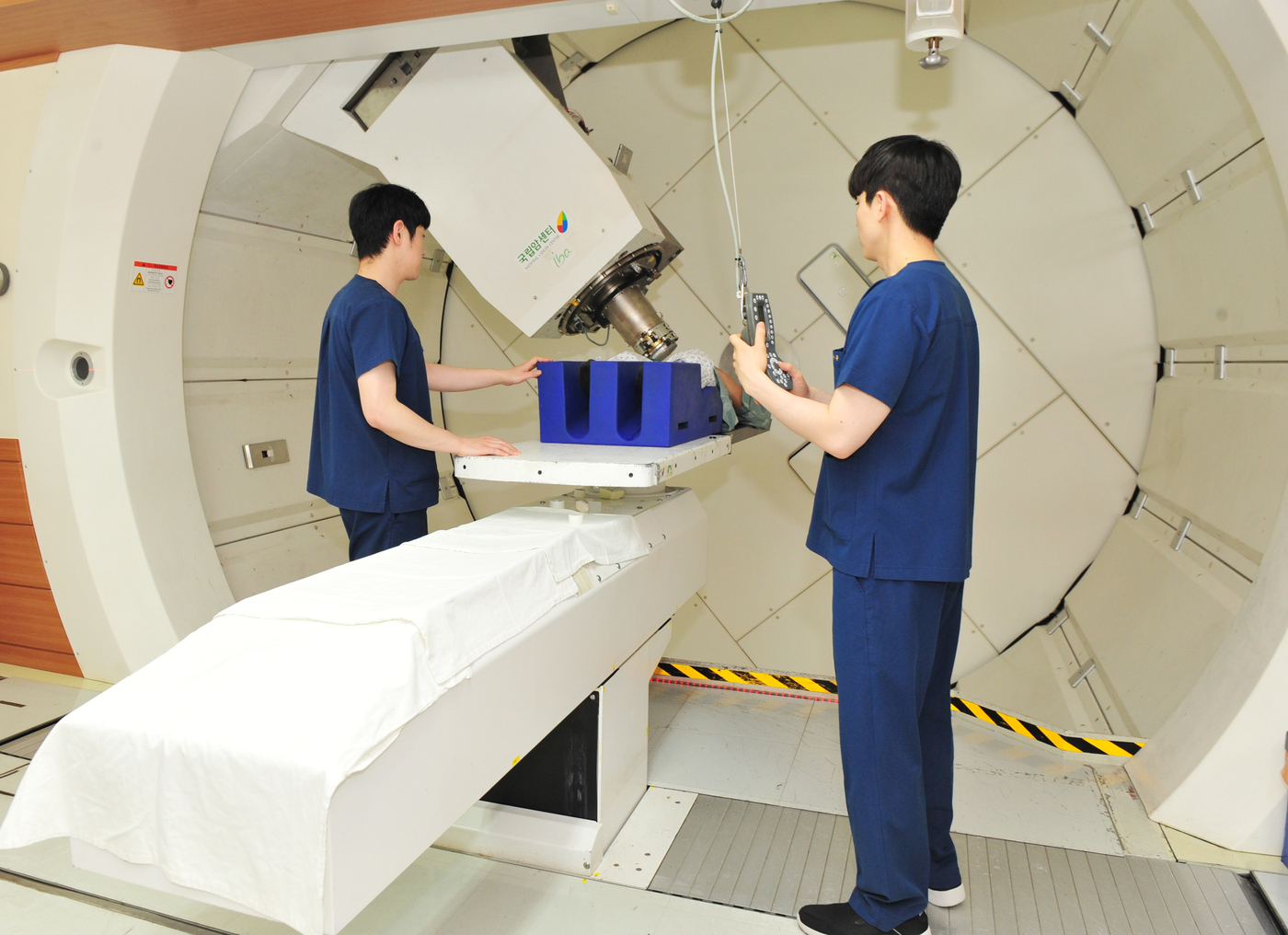 국립암센터가 사용 중인 독일 IBA 프로테우스235(Proteus235) 양성자 치료기.