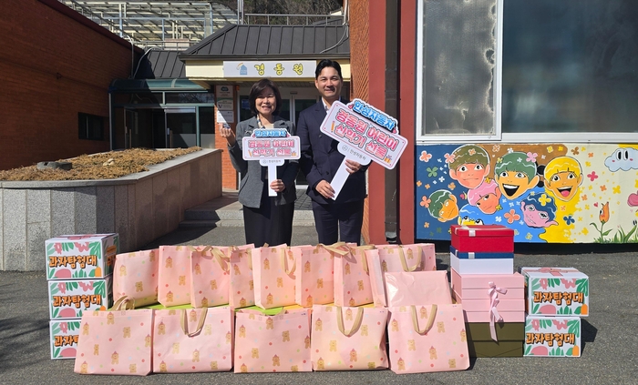 신승주 경동원 원장(왼쪽)과 강카이 한성자동차 이사