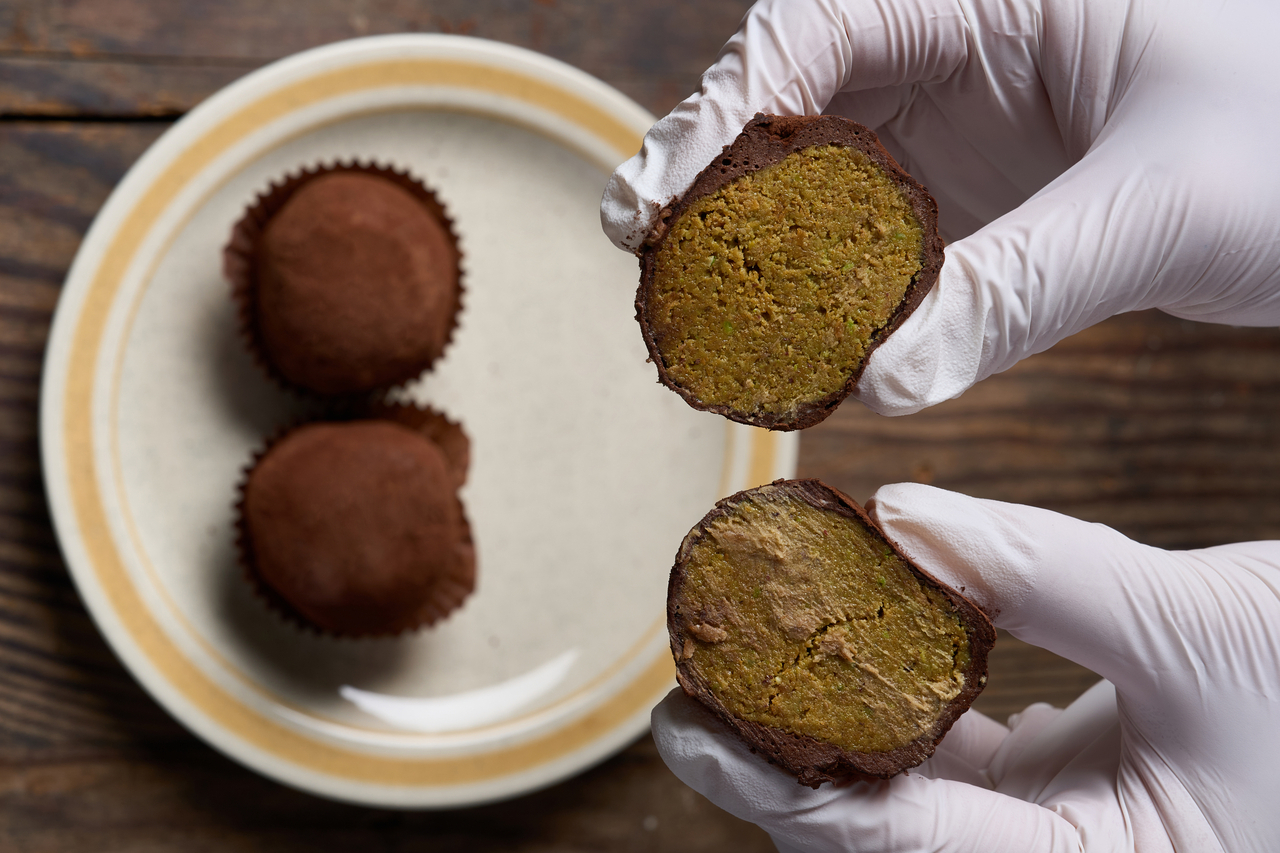 The Great Cookie Heist: Man Steals 2,600 Yen Worth of Dubai Chonduk Cookies in Japan