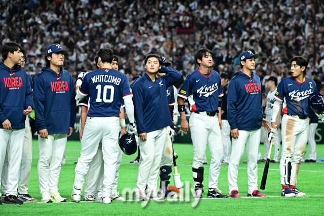7일 일본 도쿄돔에서 열린 2026 월드 베이스볼 클래식(WBC) 조별리그 한국-일본 경기.

한국이 8-6으로 일본에 패배한 후 인사를 하고 있다./도쿄(일본)=한혁승 기자”><img decoding=