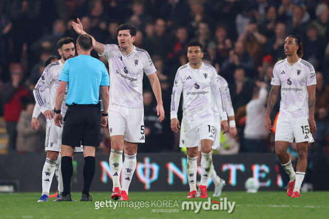 해리 매과이어, 스튜어트 애트웰 주심./게티이미지코리아