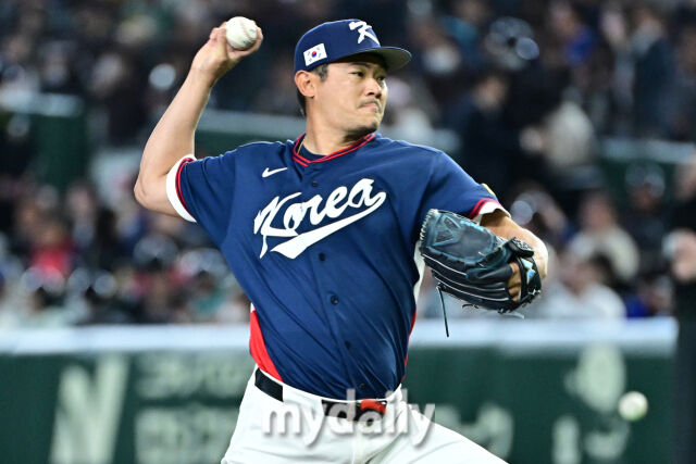 9일 일본 도쿄돔에서 열린 2026 월드 베이스볼 클래식(WBC) 조별리그 한국-호주 경기. 노경은이 2회말 마운드에 올라 힘차게 투구하고 있다./마이데일리