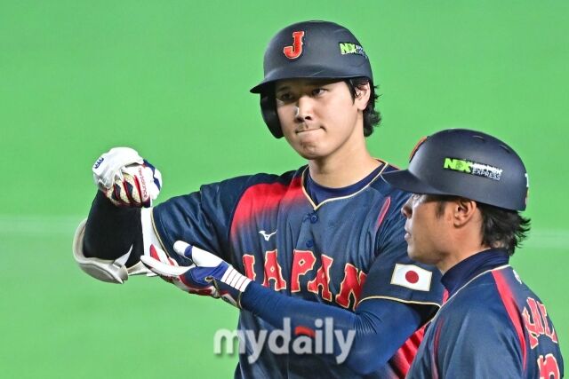 6일 일본 도쿄돔에서 열린 2026 월드 베이스볼 클래식(WBC) 조별리그 일본-대만 경기.

일본 오나티가 2회초 2사 1-3루에 1타점 적시타를 치고 있다. 2회에 만루와 1타점 적시타를 기록하는 오타니./도쿄(일본)=한혁승 기자”><img decoding=