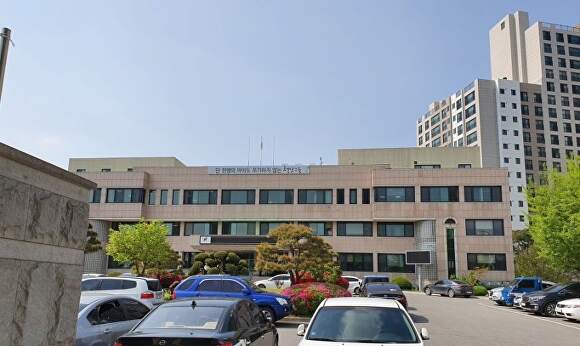 

<figure>” /><figcaption>
<figure></figcaption></figure>
</div>
		</article>
		<!-- 기사뷰 뉴스 하단 AD -->
		<article class=
